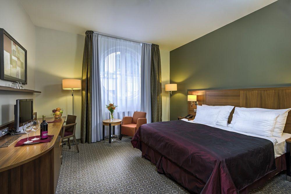 Hotel Silenzio Прага Экстерьер фото