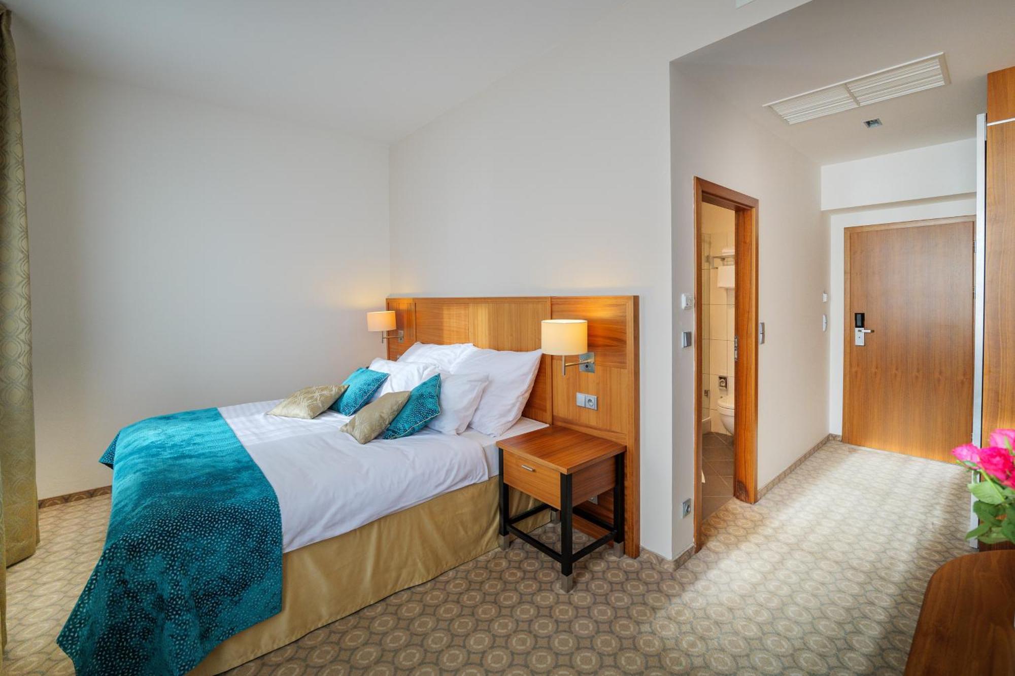 Hotel Silenzio Прага Экстерьер фото