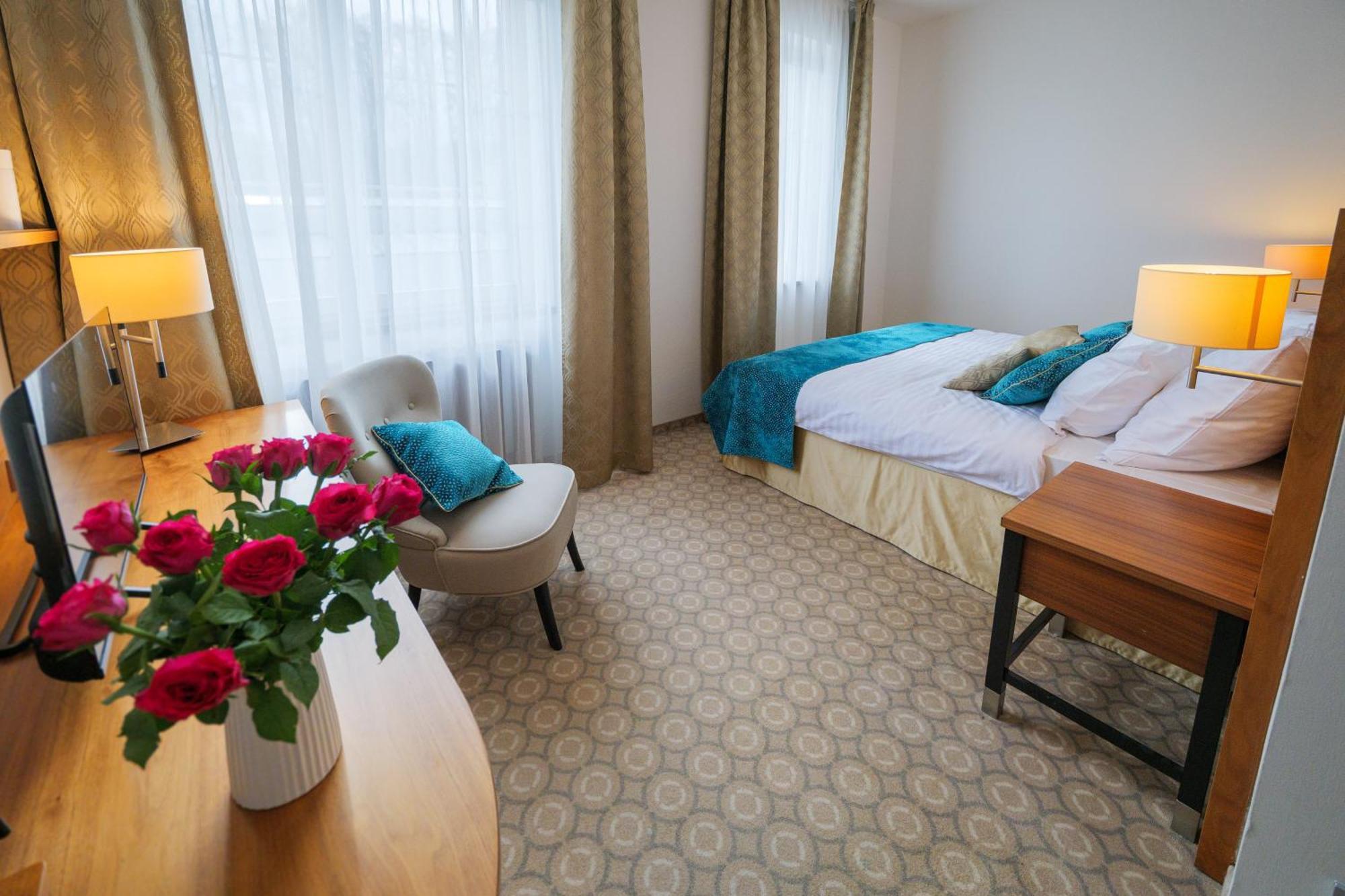 Hotel Silenzio Прага Экстерьер фото