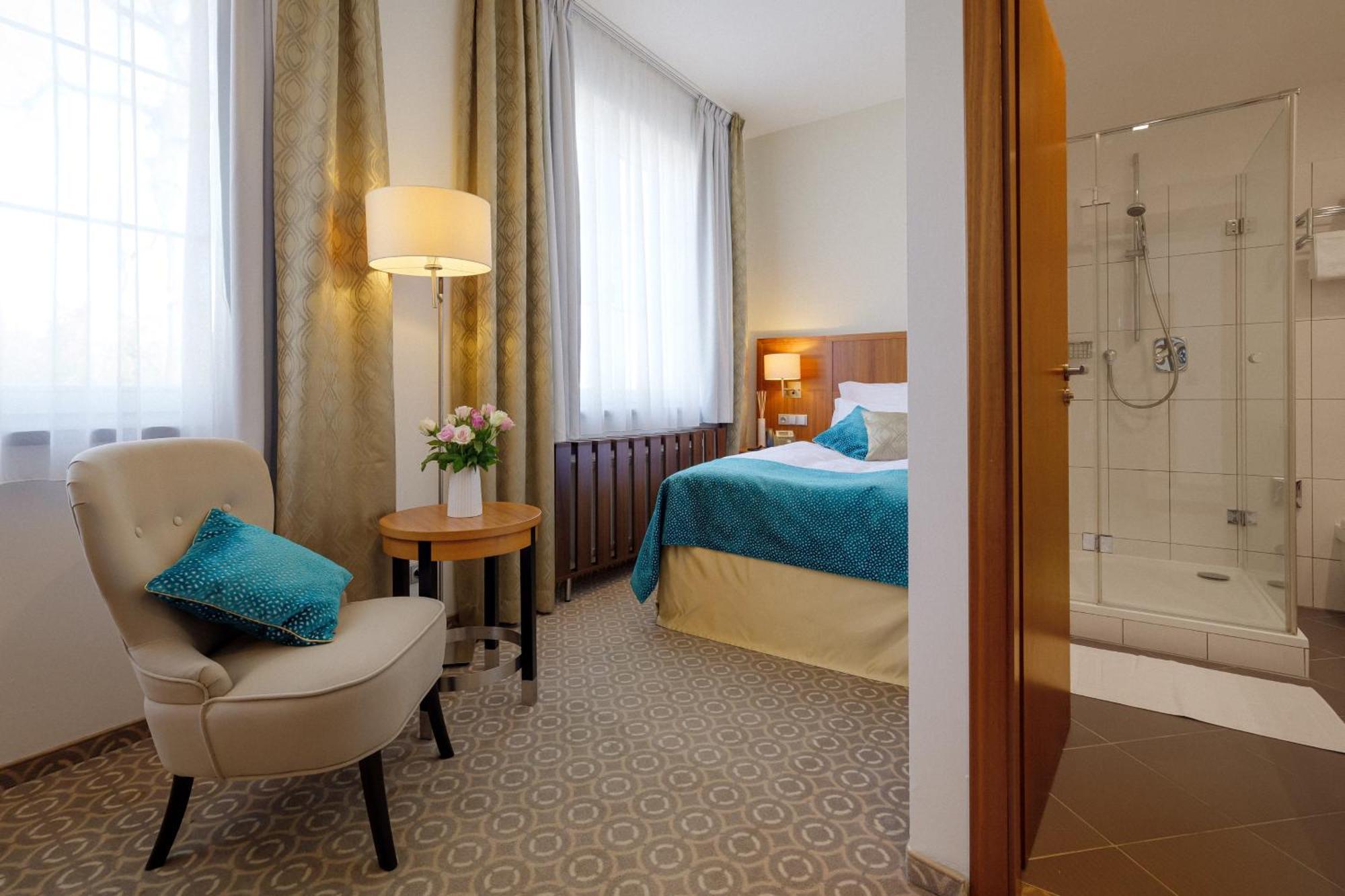 Hotel Silenzio Прага Экстерьер фото