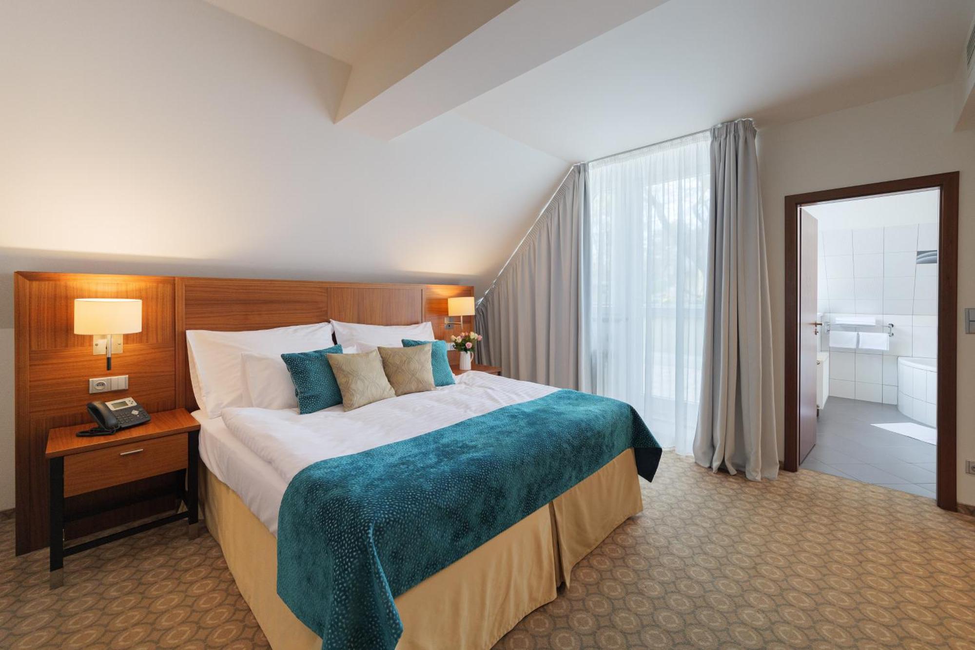 Hotel Silenzio Прага Экстерьер фото