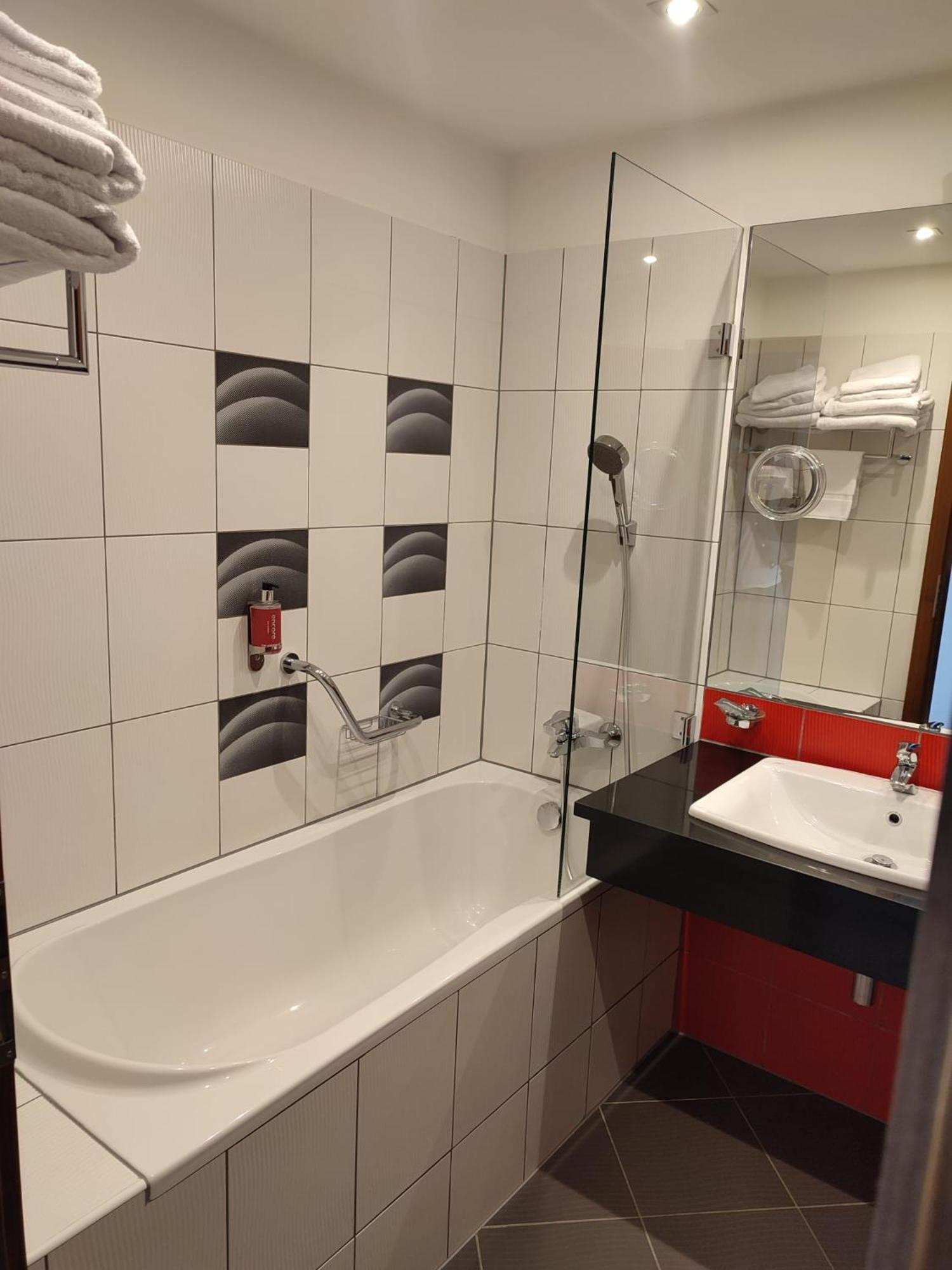 Hotel Silenzio Прага Экстерьер фото