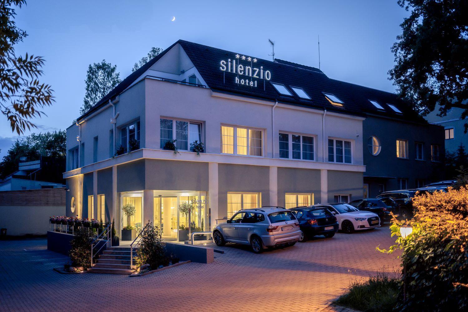 Hotel Silenzio Прага Экстерьер фото