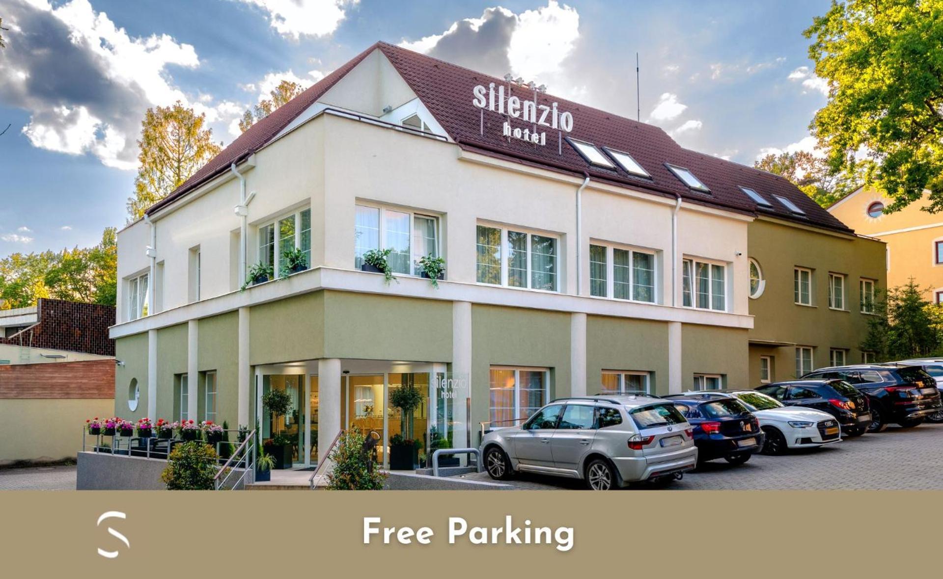 Hotel Silenzio Прага Экстерьер фото
