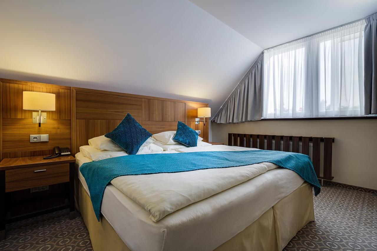 Hotel Silenzio Прага Экстерьер фото